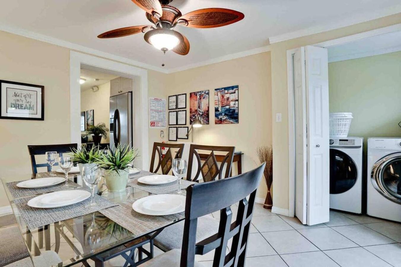 Great Shape After Milton-Pool Home Wows! Po Venice Esterno foto